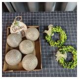 T1 8pc Christmas Joy Sign, (2) Small wreaths, (5)