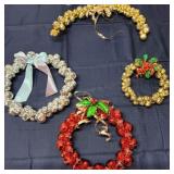 S3 4 Christmas Bell wreaths Jingle bells