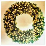 R3 Pre-Lit LED Wreath LARGE 48" Plug in, PVC