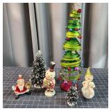 D6 6pc Christmas Decor: Tin tree, (2) Snowmen, (2)