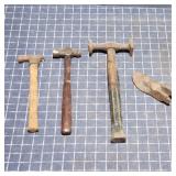 P3 4pc cobblers shoe, (3) hammers,