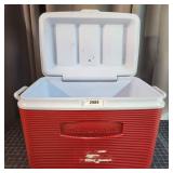 E1 Rubbemaid cooler 13x16x20"