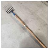 YD 6 tine Pitchfork