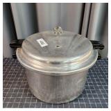 T6 Mirro-Matic Pressure Canner 16"