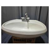 N4 Price Pfister Sink approx 18in x 24in