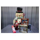 C1 6pc Tin snowman, Santa, (3) Christmas Puzzles,