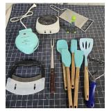 I3 12pc mini waffle iron, small f kitchen utensils