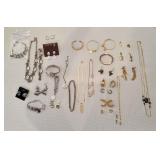 I2 25+pc Costume Jewelry