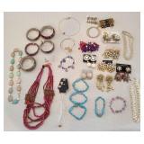I2 25+Pc Costume Jewelry