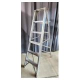 YD Aluminum folding ladder 6ft w/ paint tray