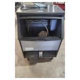 T1 manitowoc ice maker 26x24x38