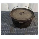 M3 duch oven cast 12x8 heavy cast pot G