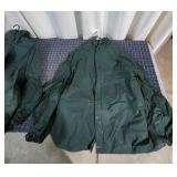 P3 green rain suits suits have pants blue mou