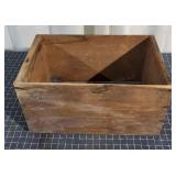 H2 plain vintg. fruit box 12x19x11