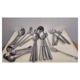 A 26pc Stainless Steel Serving Ware 6 Slotted spoo