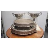A 4pc Center piece Set Pedestal Bowls 2 Risers