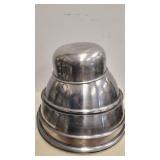 A 8 Stainless Steel Bowls 8