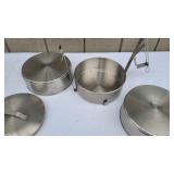 D Katie Brown Metal 3 Tier Lunch Kit with handle