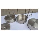 D Katie Brown Metal 3 Tier Lunch Kit with handle