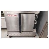 A Blodgett DFG-100 Commercial Convection Ove Heavy