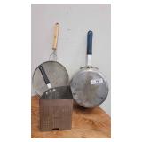 A 3pc Estimated 3 Quart Pasta B 6 Quart Aluminum P