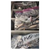 B Divided Bus Tub with Stai Bag has approx 70 fork