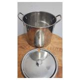 A 15 Quart Stainless Steel with handles and Lid wi