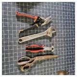 T2 4pc tin snips, adjustable wrench, nippers shear
