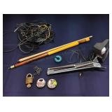 E3 8+Pc Pool stick Magnifing light Locks AV cords