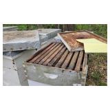 FAUSSETT RD HOWELL 4 Complete Hives