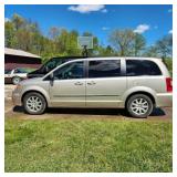 2013 Chrysler Town & Country Mini Van 122653 Miles