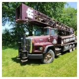 Ford L8000 Truck-Mounted Water Well Dril Ford L800
