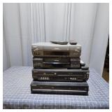O2 - Lot of 4 VCR/DVD Players - Toshiba, Lot of fo