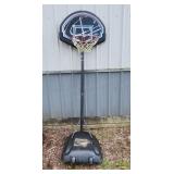 YD - Lifetime Portable Basketball Hoop w Lifetime