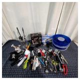 P1 - Kitchen Utensils & Gadgets Lot with Large ass
