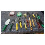 T4 - Garden Hand Tools & Trimmer Line Lo Assortmen