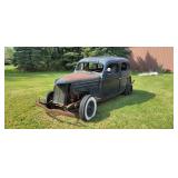 Linden, MI - - 1943 Ford Sedan ' Parts Ford four