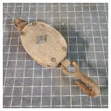 S2 - Wooden Block and Tackle Pulley with Single-sh