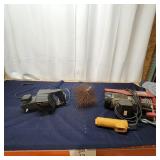 E5 - Black & Decker Belt Sander, Electri Lot inclu