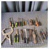 T2 - Assorted Hand Tools Lot - Pliers, S Mixed lot