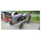 Ford 9N Tractor with Three-Point Hitch Ford 9N tra