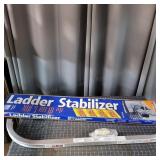 N1 - Werner AC96 Ladder Stabilizer for E Werner Mo