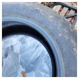 Like new AT30 235/65R18 Tire Dunlop Grandtrek AT30