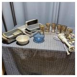 H3 - Kitchen Lot with Loaf Pans, Old Wor Mixed kit