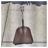 Yd - Grain Shovel Grain Shovel
