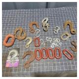 T5 - Assorted Rigging Hardware Hooks Lin Assortmen