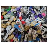 I2 - Large Lot of Keychain Flashlights a Bulk asso