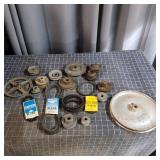 H3 - Assorted V-Belt Pulleys and Belts L Collectio