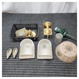 BB - Assorted Light Fixtures & Shades Co Assorted