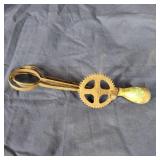 T1 - Hand Crank Rotary Egg Beater with G Single-be